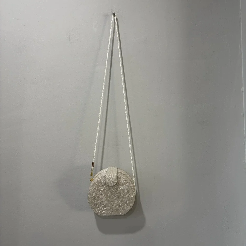vintage white beaded‎ round Shape Structured purse Gold Hardware Formal Fancy